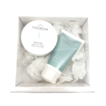 lydia-dainow-set-hand